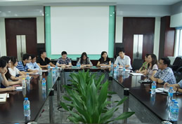 負(fù)責(zé)人開晨會(huì)